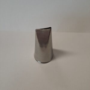 Szirom cső közepes méretű