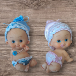 Keresztelői dísz /Rózsaszín és Kék baba/