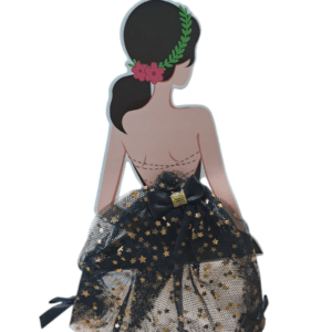 Lány fekete ruhában tortadísz