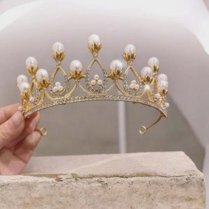 Gyöngyös tiara